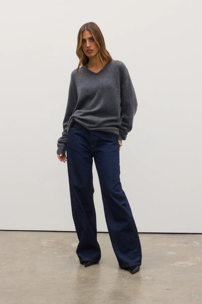 BILLIE V- NECK SWEATER - DARK HEATHER GREY