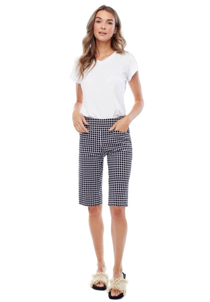 TILE PRINT SHORT - 67776UP