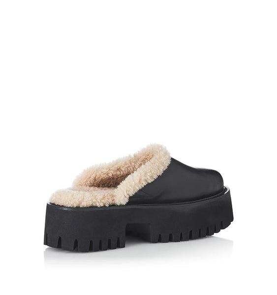 QUINNY- BLACK SHERLING