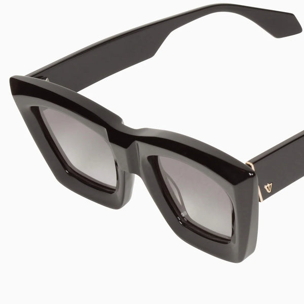 Soho- Gloss Black / Black Gradient Lens