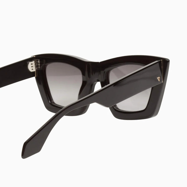 Soho- Gloss Black / Black Gradient Lens