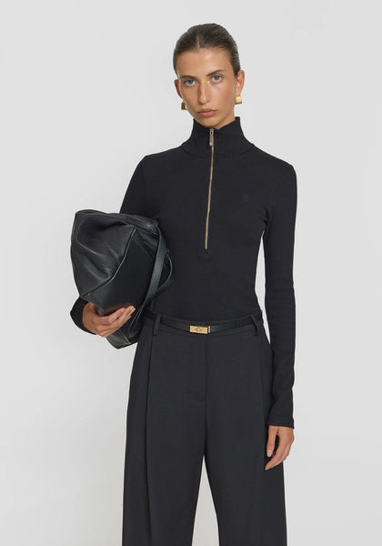 V&W Rib Turtleneck