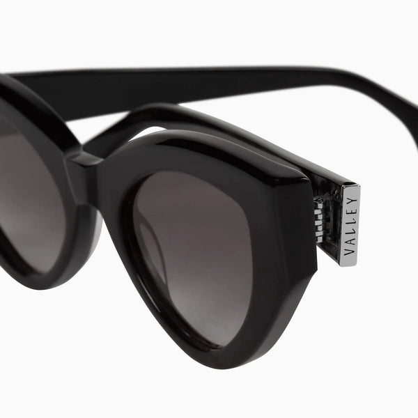Bones- Gloss Black w. Silver Metal Trim / Black Gradient Lens