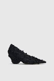 RHYS PETAL PUMP