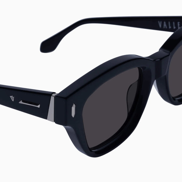 Ritual- Gloss Black w. Silver Metal / Black Lens