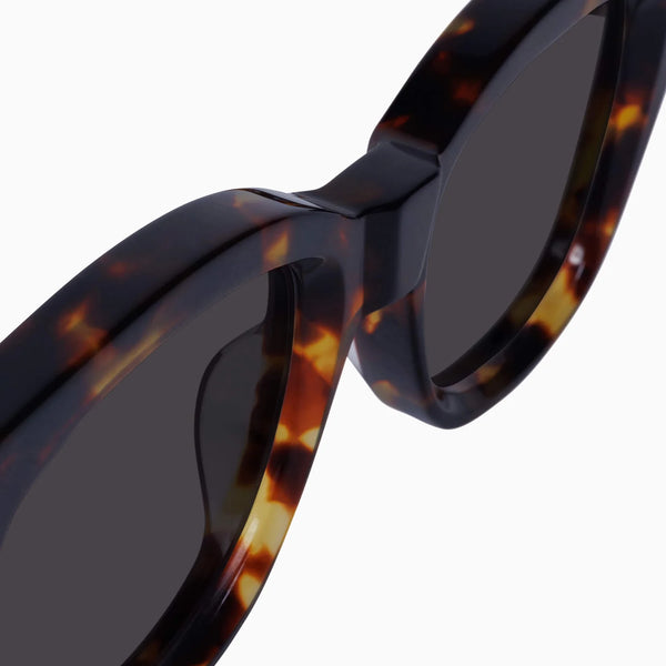 Ritual- Sienna Tort w. Gold Metal / Black lens