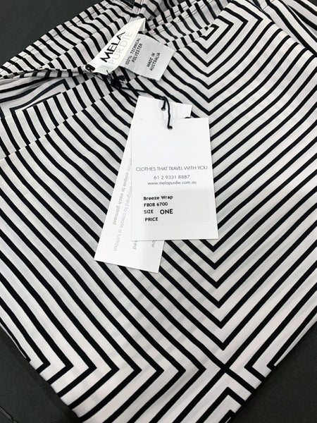 Breeze Wrap- Feather Maze