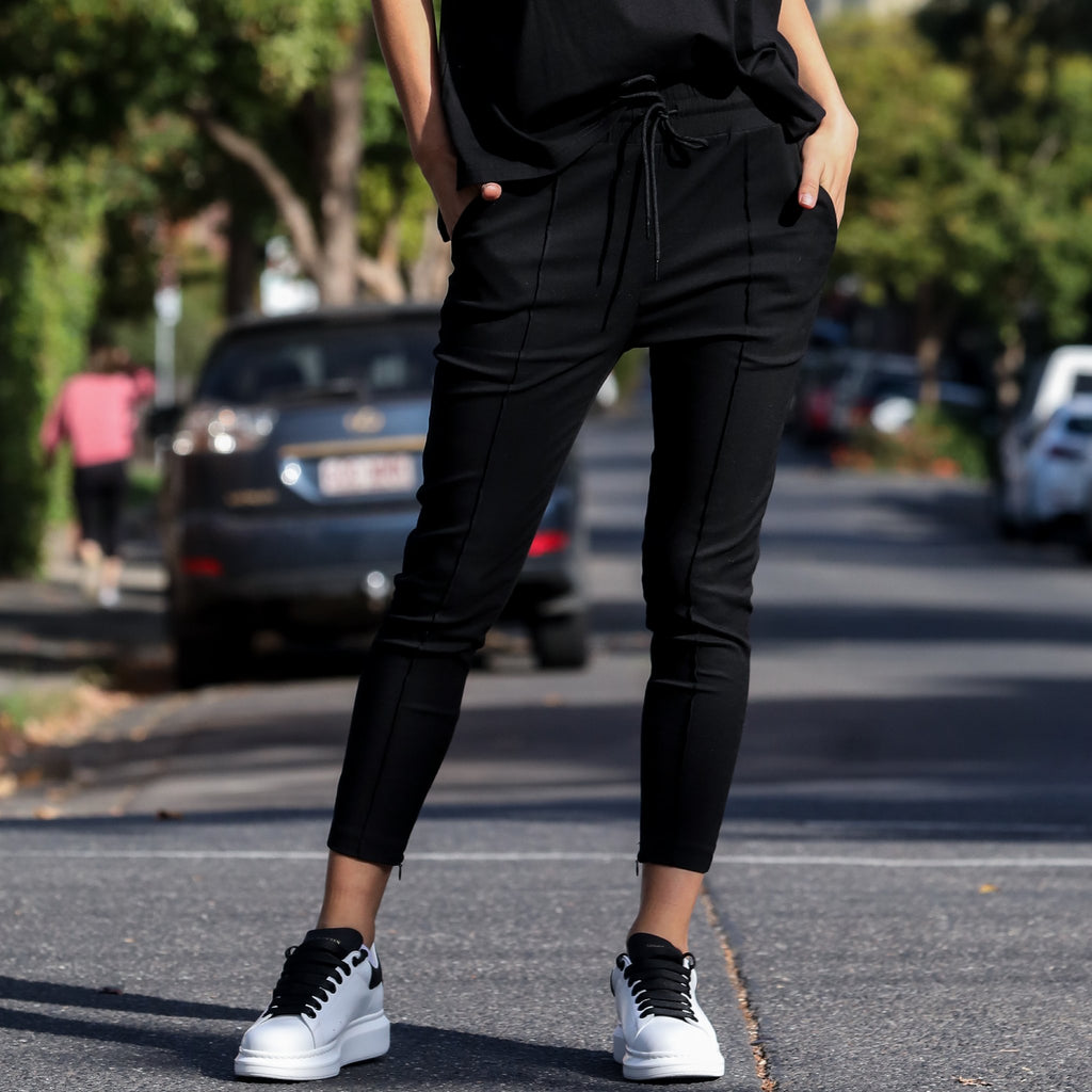 Hugo V2- Black