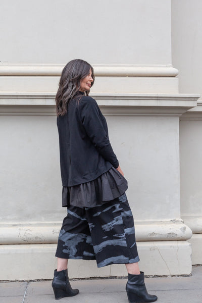 Funnel Neck Flange Blouse- Black