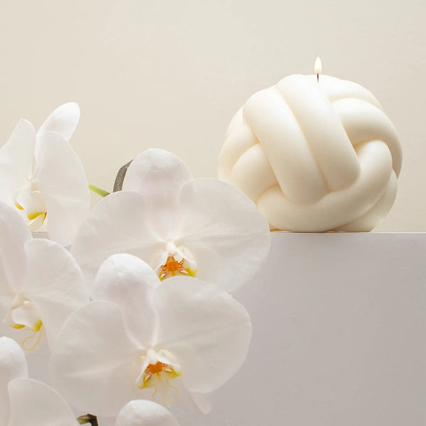 In Knots Candle