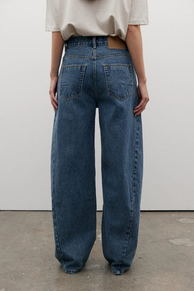 BROOKLYN BARREL LEG JEAN - TRUE BLUE