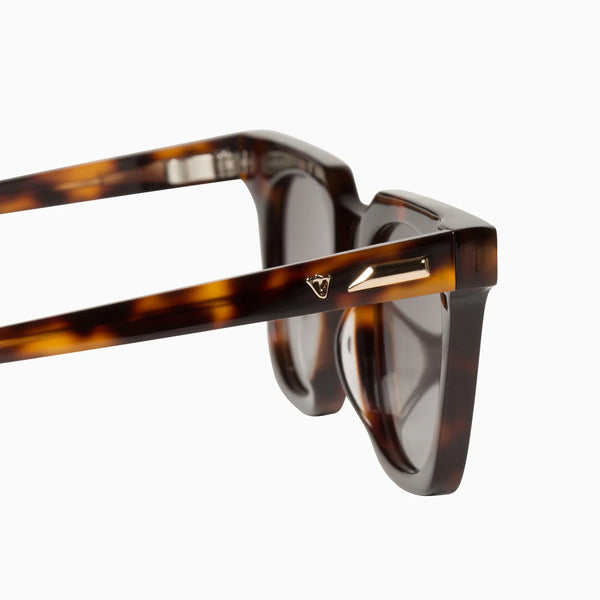 Dylan Kain- Vintage Tort w. 24k. Gold Metal Trim / Black Gradient Lens