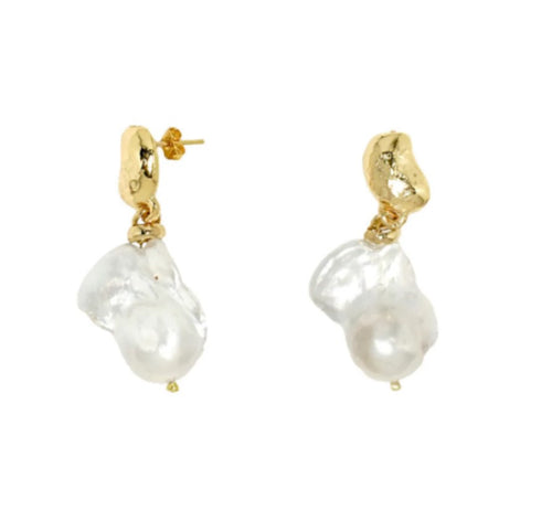 Lila Baroque Pearl Earrings- Gold