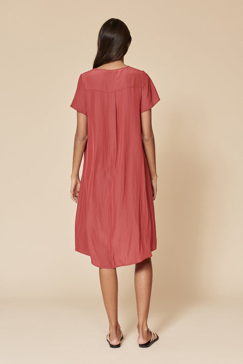 Tjana Tee Dress in crimson