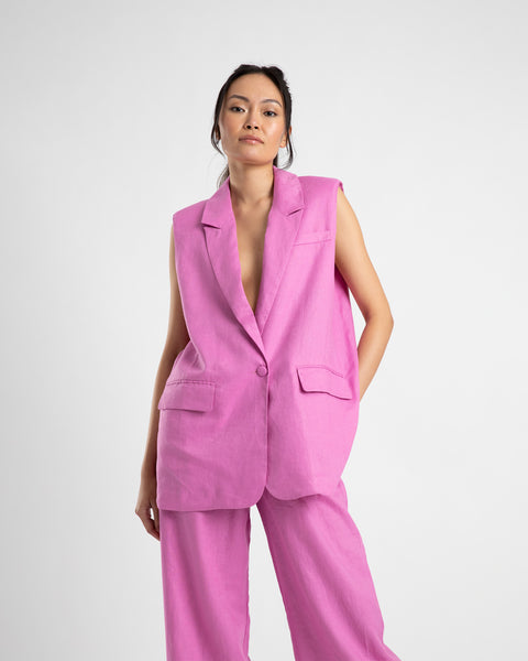 SLEEVELESS BLAZER- FUCHSIA