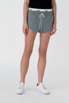 Chrysanthe Short